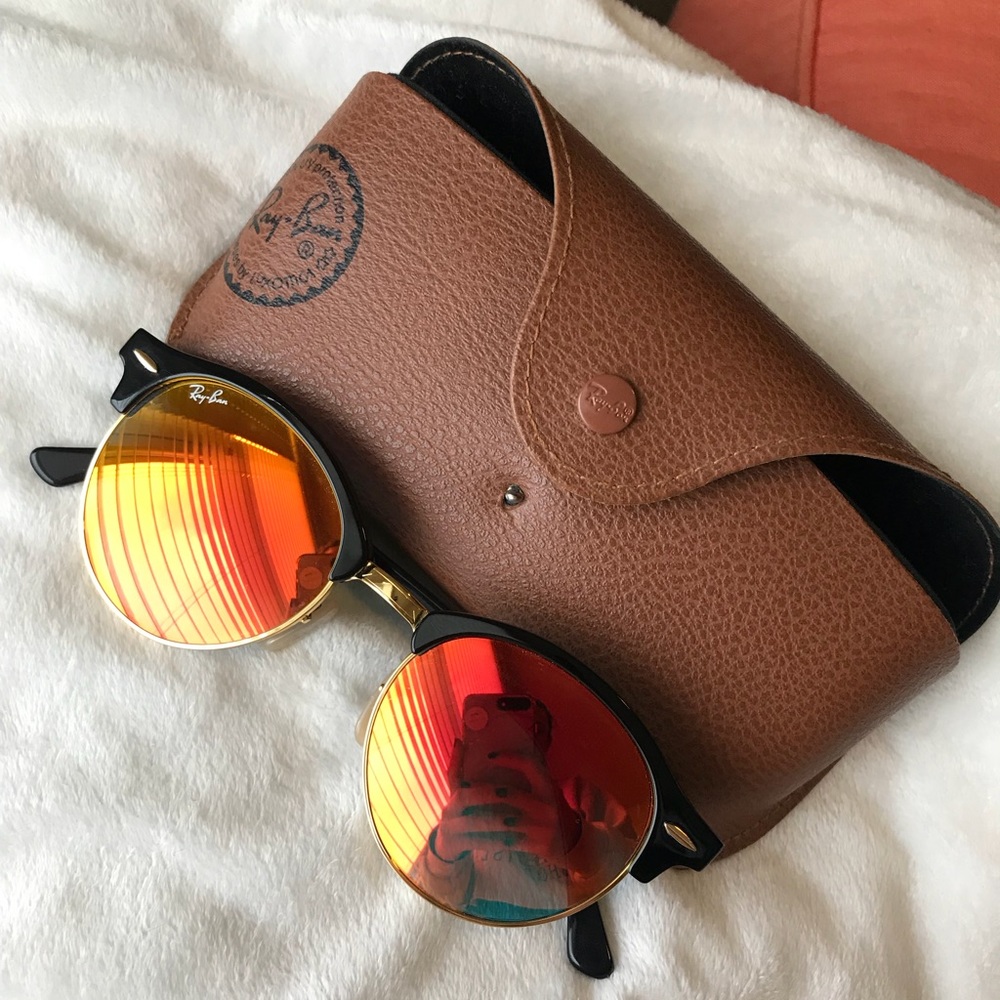 Like new ray bans (worn maybe 3 times)